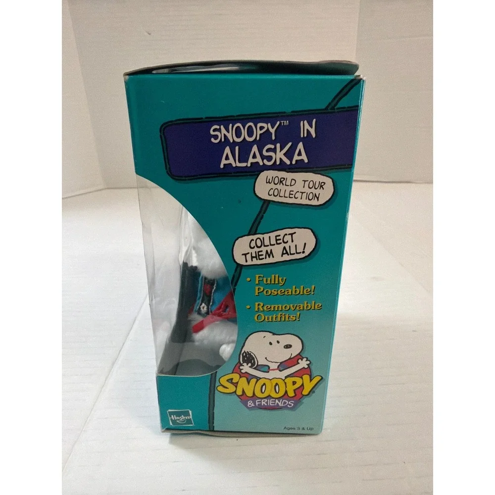 NEW Hasbro Snoopy in Alaska‎ Posable Figure w Removable Outfit Toy
